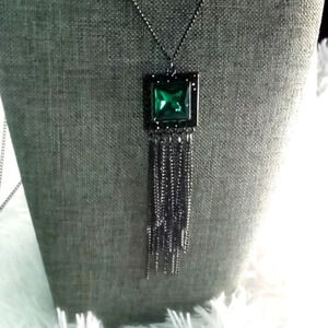 NEW Emerald Stone Gunmetal Long Chain Necklace Set